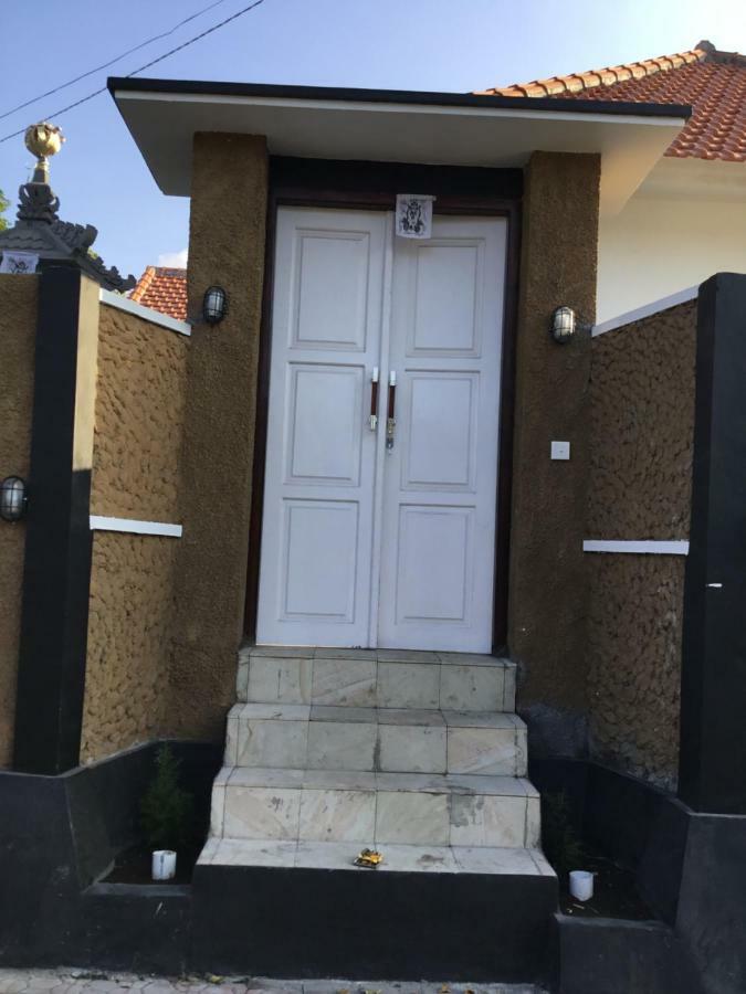 Queen Guest House Tulamben Esterno foto